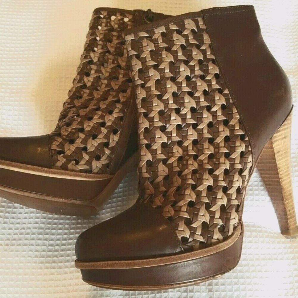 UGG Womens 10 Brown Leather High Heel Ankle Boots